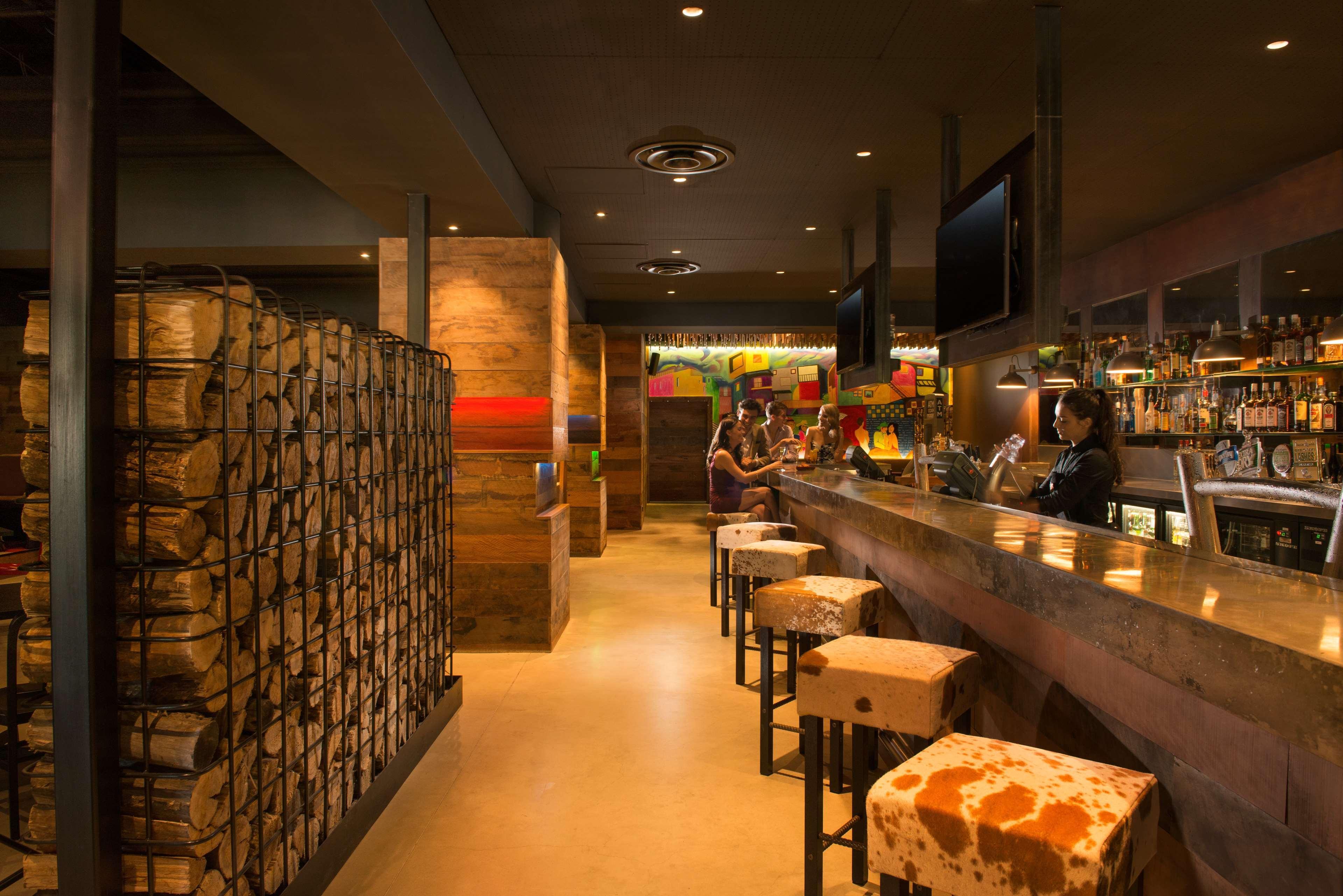 מלון Stamford Plaza אדלייד מראה חיצוני תמונה Interior of a typical restaurant