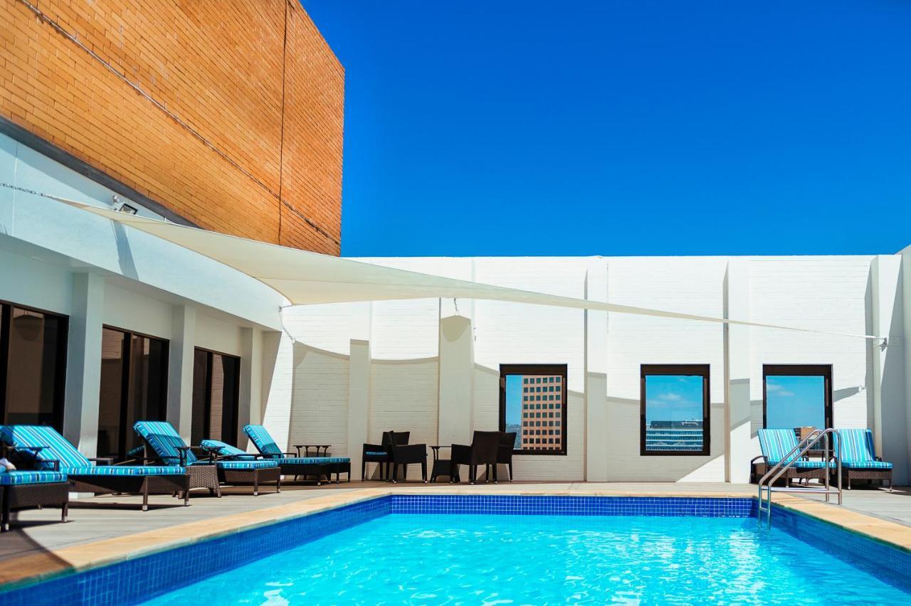 מלון Stamford Plaza אדלייד מראה חיצוני תמונה The pool at the W Doha